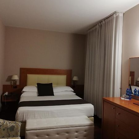 Hotel Clarin 14 By Dori Peschiera del Garda Eksteriør bilde