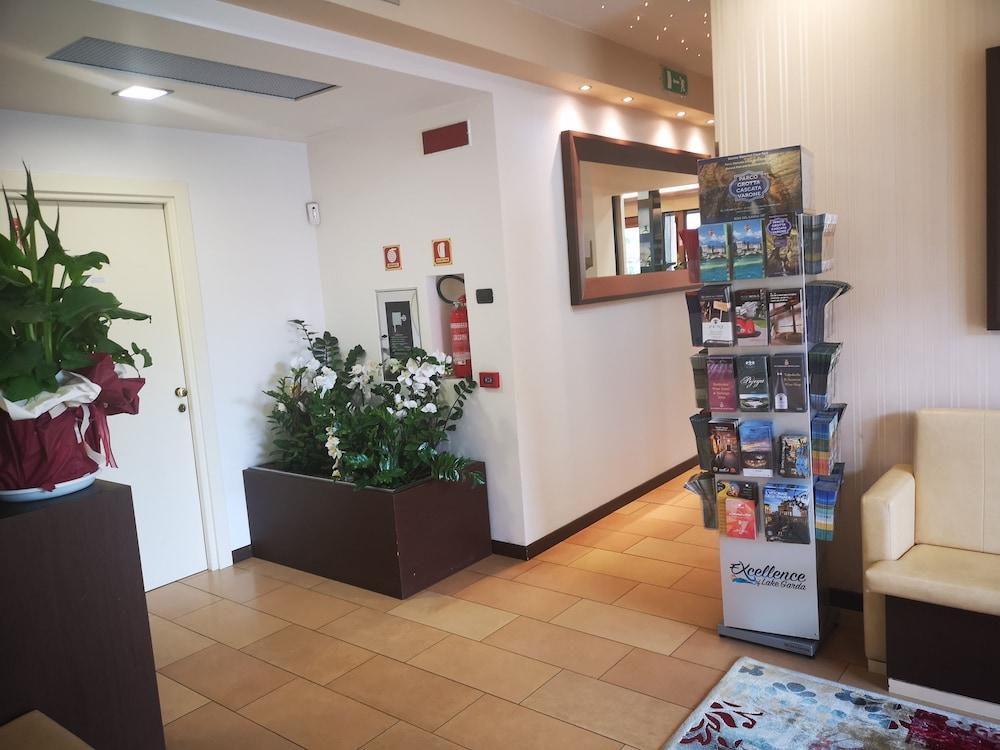 Hotel Clarin 14 By Dori Peschiera del Garda Eksteriør bilde