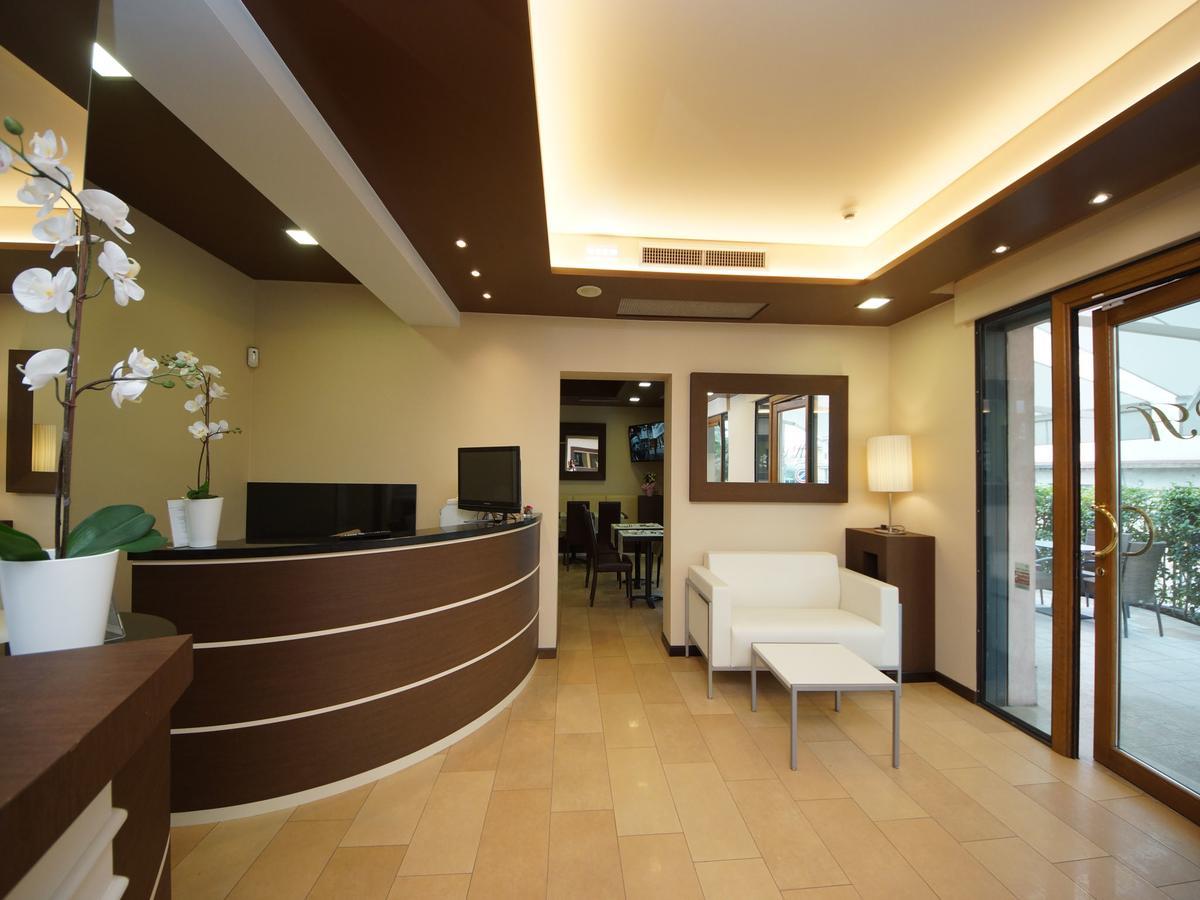 Hotel Clarin 14 By Dori Peschiera del Garda Eksteriør bilde