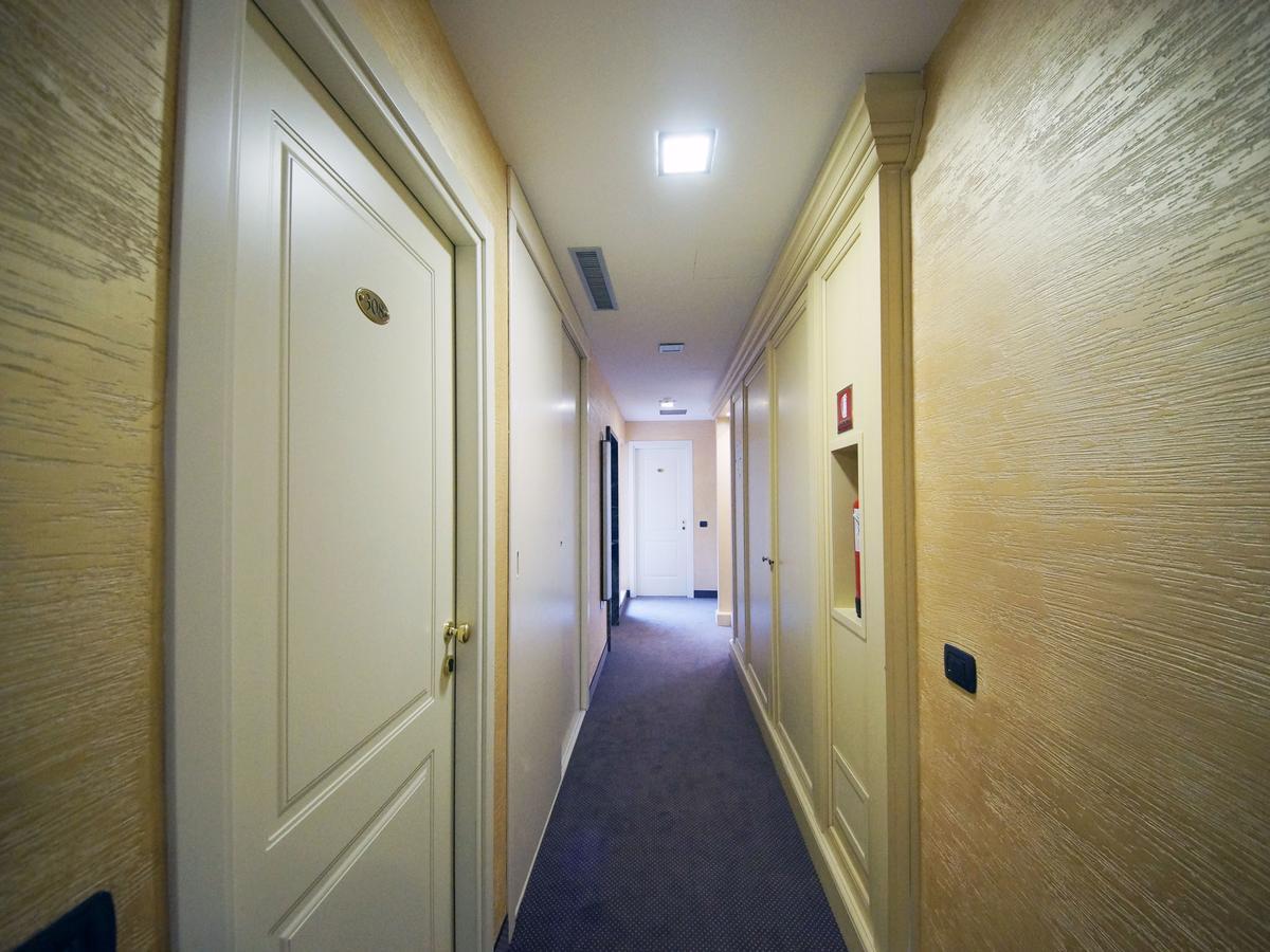 Hotel Clarin 14 By Dori Peschiera del Garda Eksteriør bilde
