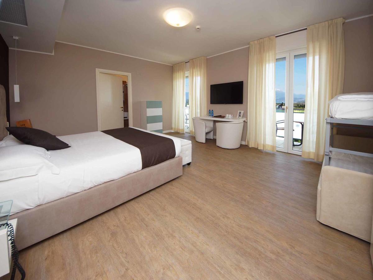 Hotel Clarin 14 By Dori Peschiera del Garda Eksteriør bilde