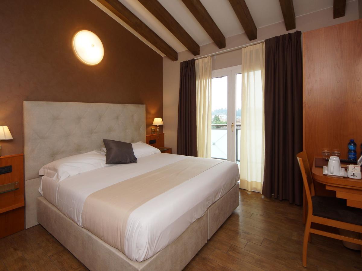 Hotel Clarin 14 By Dori Peschiera del Garda Eksteriør bilde