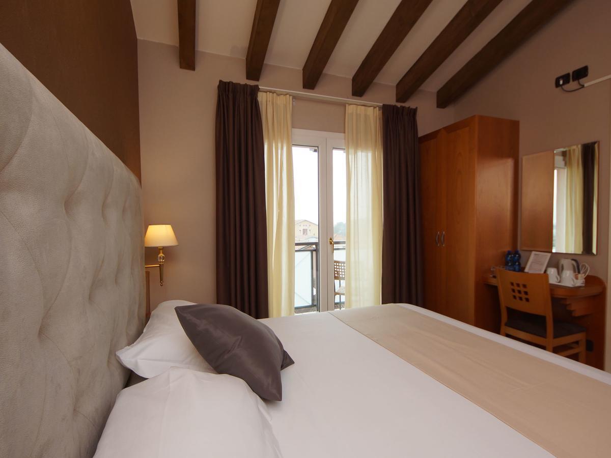 Hotel Clarin 14 By Dori Peschiera del Garda Eksteriør bilde
