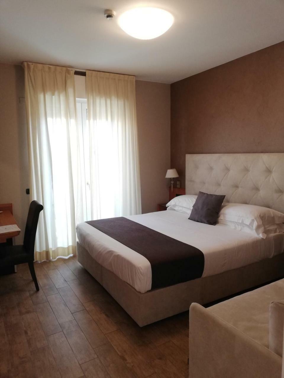 Hotel Clarin 14 By Dori Peschiera del Garda Eksteriør bilde